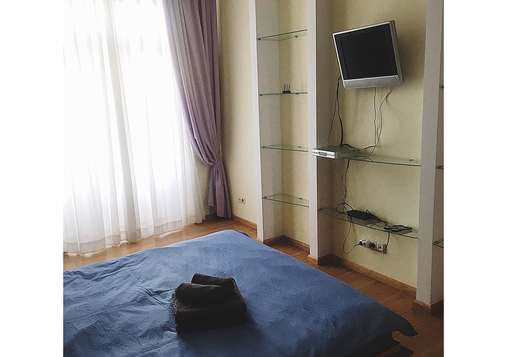 Apartment On Lukyanovska เคียฟ ภายนอก รูปภาพ