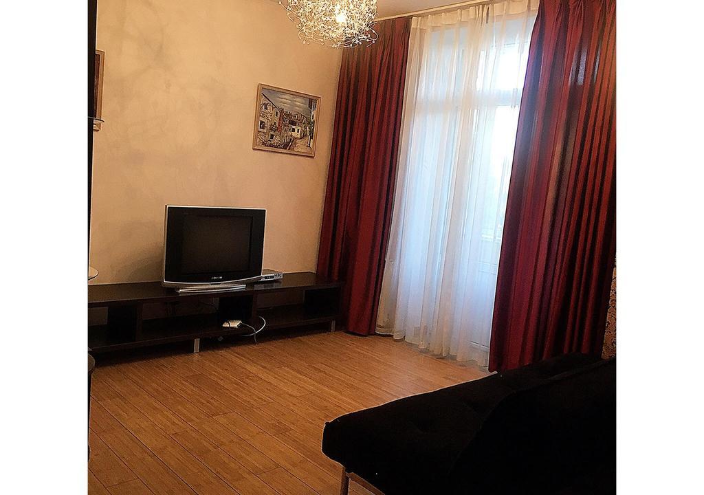 Apartment On Lukyanovska เคียฟ ภายนอก รูปภาพ