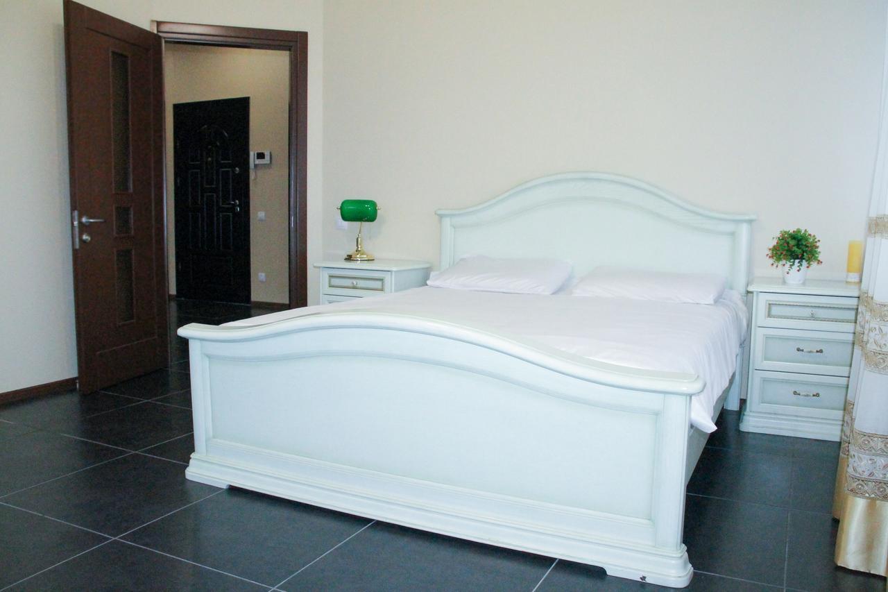 Apartment On Lukyanovska เคียฟ ภายนอก รูปภาพ