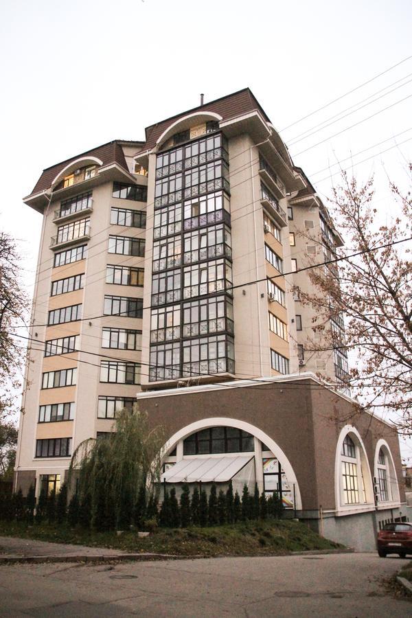 Apartment On Lukyanovska เคียฟ ภายนอก รูปภาพ