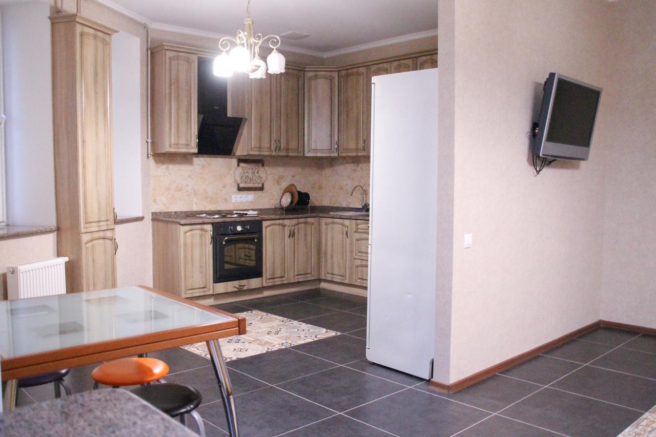 Apartment On Lukyanovska เคียฟ ภายนอก รูปภาพ